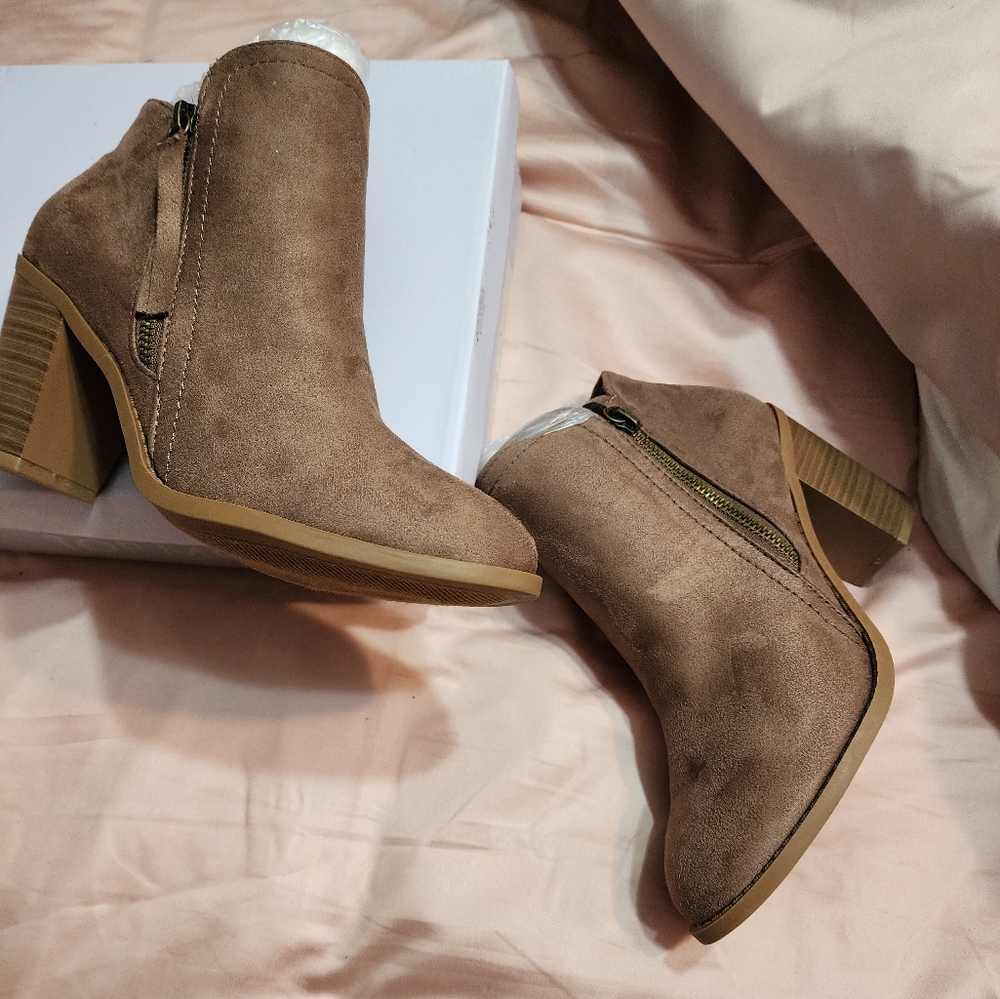 Booties - Picture 4 of 4